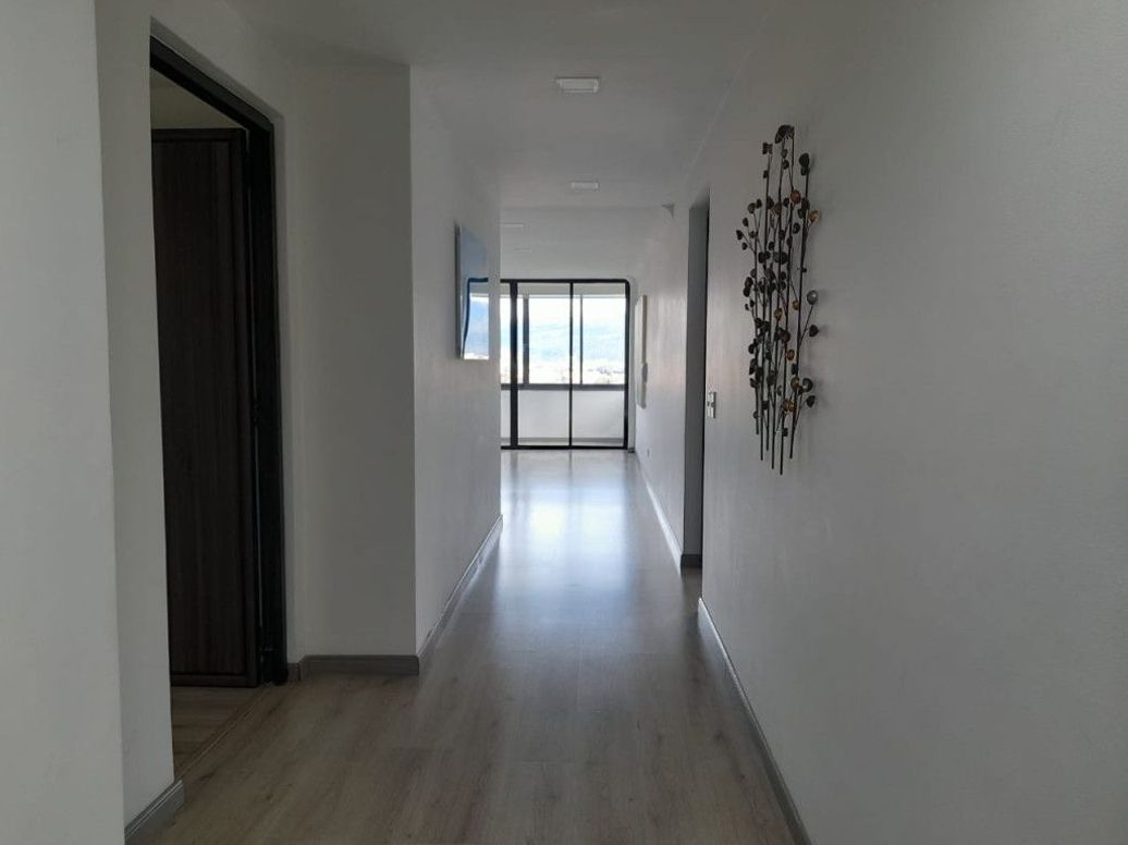 Apartamento de 3 alcobas en venta en Niza Suba, Bogotá, 303 m² · foto 18 de 20