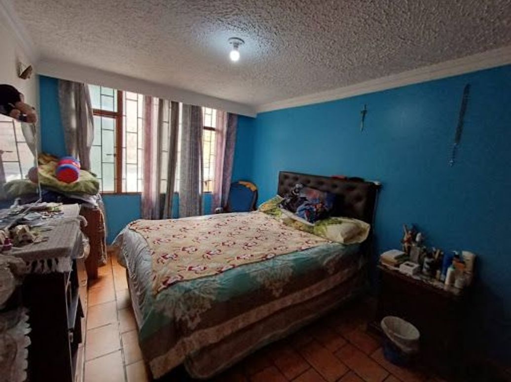 Casa de 7 alcobas en venta en Engativa Centro, Bogotá, 270 m² · foto 17 de 20