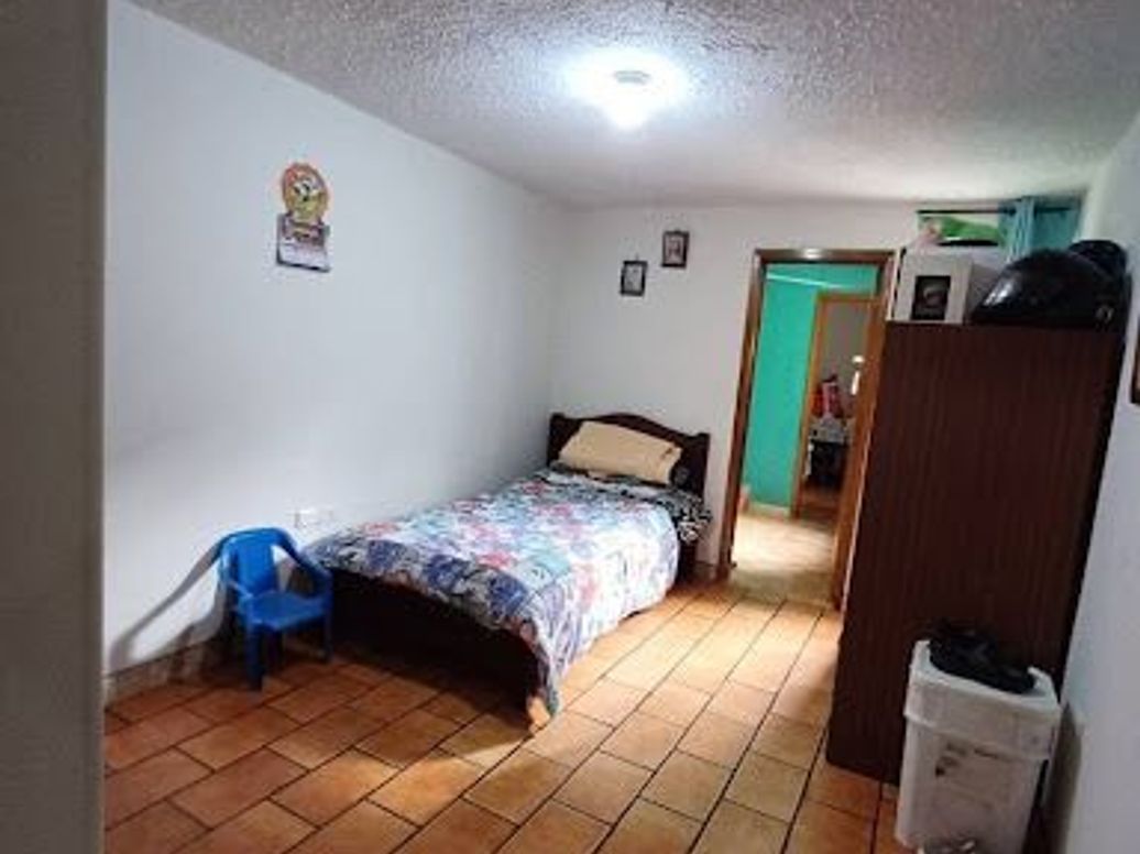 Casa de 7 alcobas en venta en Engativa Centro, Bogotá, 270 m² · foto 18 de 20