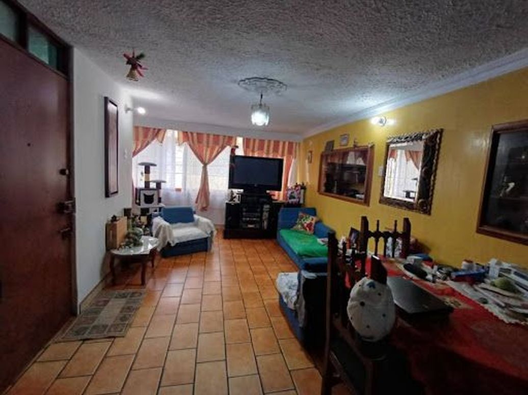 Casa de 7 alcobas en venta en Engativa Centro, Bogotá, 270 m² · foto 13 de 20