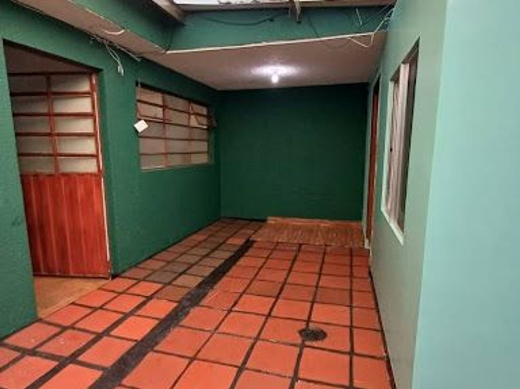 Casa de 7 alcobas en venta en Engativa Centro, Bogotá, 270 m² · foto 14 de 20
