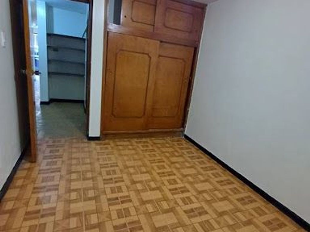 Casa de 7 alcobas en venta en Engativa Centro, Bogotá, 270 m² · foto 8 de 20
