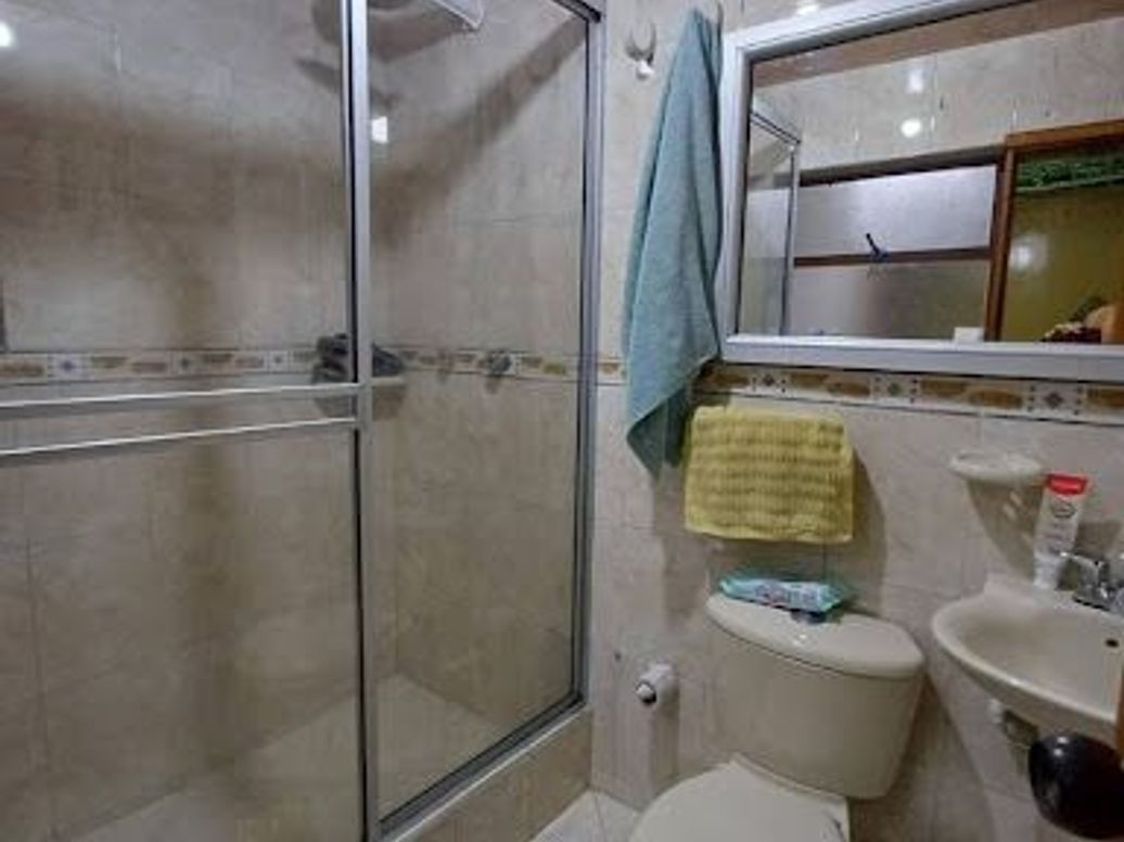Casa de 7 alcobas en venta en Engativa Centro, Bogotá, 270 m² · foto 12 de 20