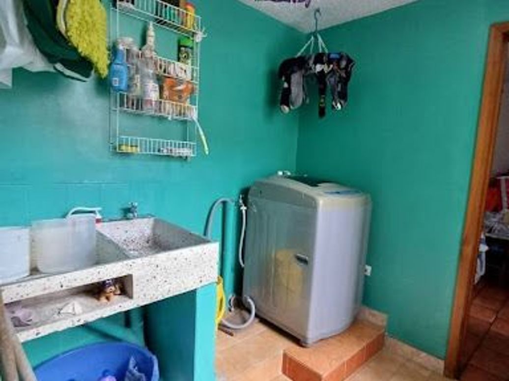 Casa de 7 alcobas en venta en Engativa Centro, Bogotá, 270 m² · foto 19 de 20