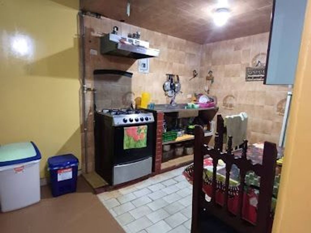 Casa de 7 alcobas en venta en Engativa Centro, Bogotá, 270 m² · foto 16 de 20
