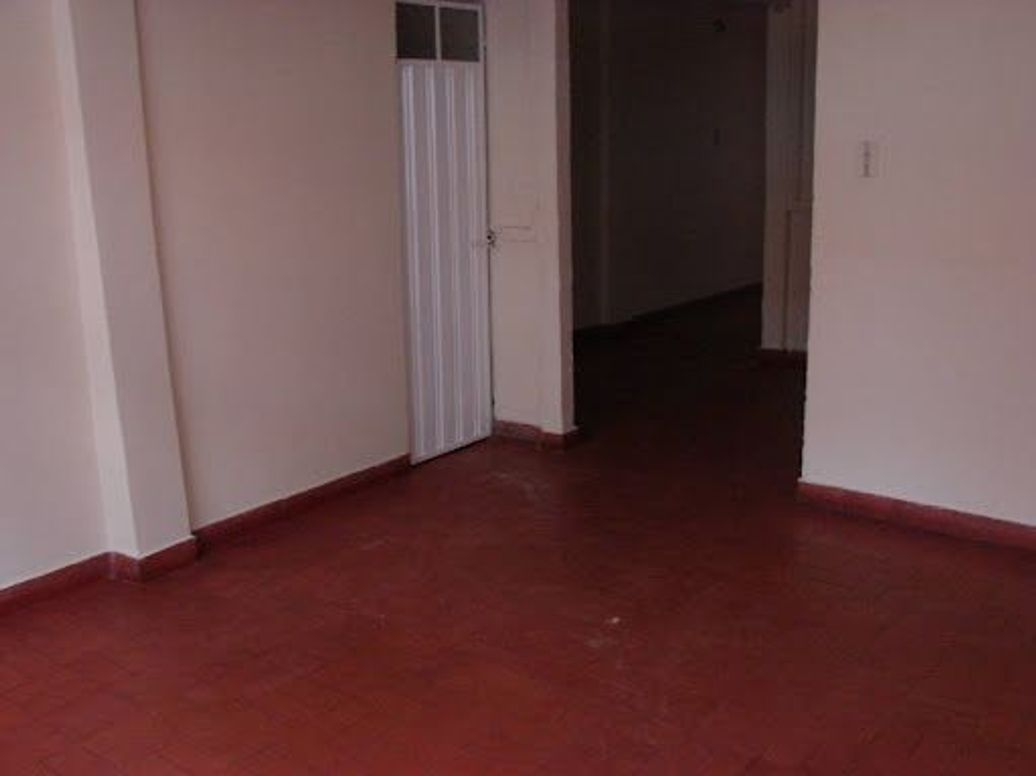 Casa de 7 alcobas en venta en Roma, Bogotá, 120 m² · foto 3 de 14