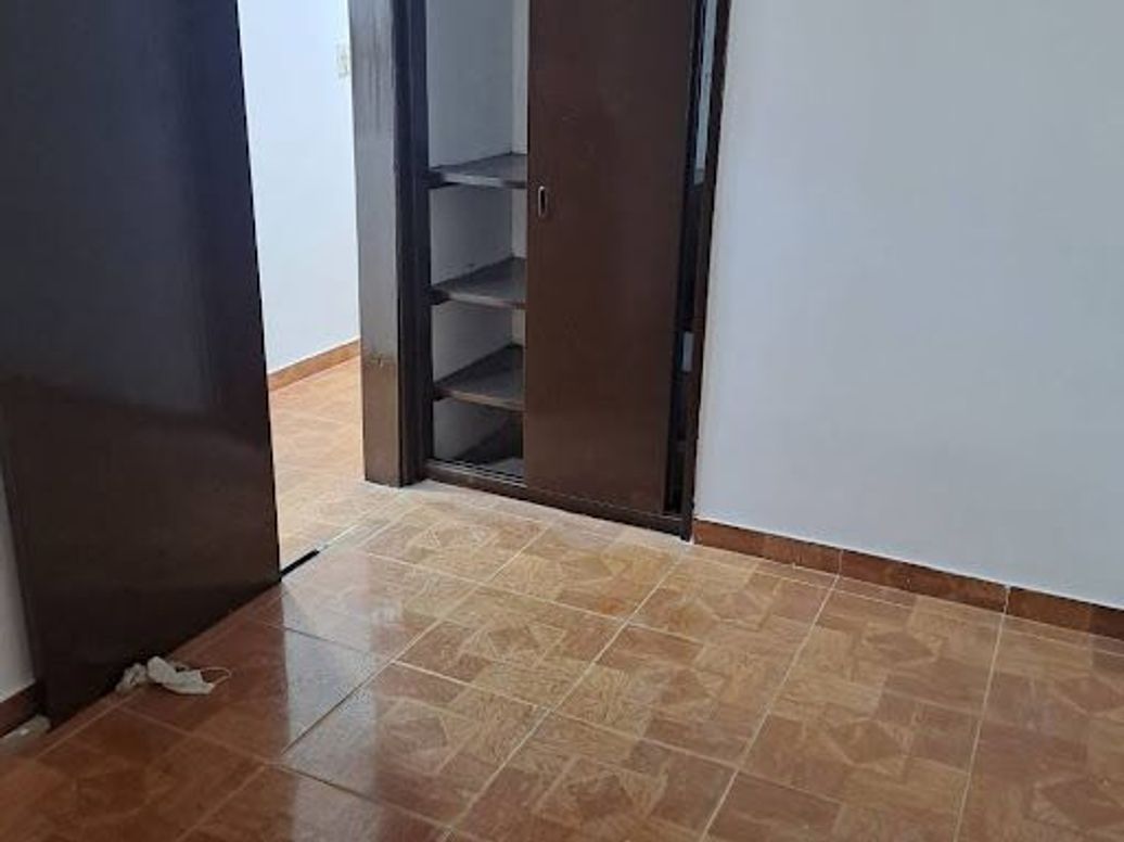 Casa de 7 alcobas en venta en Roma, Bogotá, 120 m² · foto 6 de 14