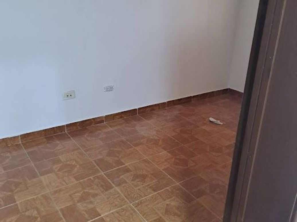 Casa de 7 alcobas en venta en Roma, Bogotá, 120 m² · foto 7 de 14