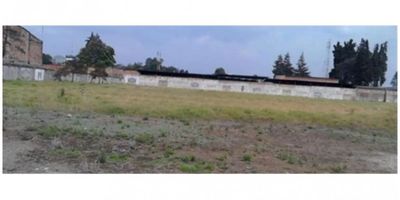 Se vende espectacular lote de 17.000 m² uso industrial y comercial. Excelente ubicación cerca de avenidas principales como: Av. Las Américas, Av.  la Esperanza, Avenida 68 y carrera 50. Vías de acceso pavimentadas.

