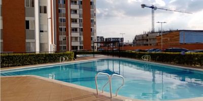 Venta de apartamento, ubicado en el barrio Bochalema, una zona tranquila y de alta valorización, ideal para personas que realizan trabajo virtual. 

Cerca de universidades, colegios, centros comerciales y con fácil acceso a transporte público.    Dos habitaciones, ambas con closet, la habitación principal cuenta con baño privado, estudio encerrado con puerta corrediza, ideal para oficina o espacio adicional, balcón con vista exterior y sin exposición directa al sol, garantizando un ambiente fresco todo el día.

¡Agenda tu visita!
Un apartamento con excelente distribución y comodidades que se ajusta a tu estilo de vida. Ideal para quienes buscan un hogar moderno, cómodo y bien ubicado.
