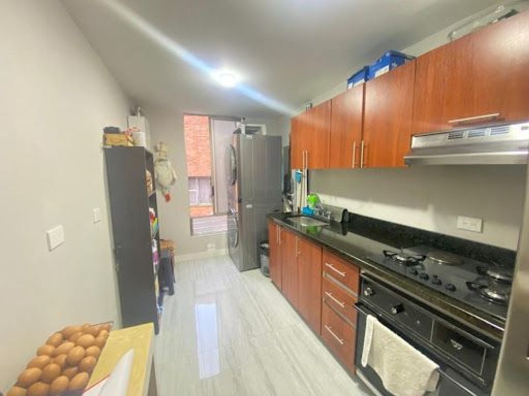 Apartamento de 3 alcobas en venta en Cedritos, Bogotá, 83 m² · foto 3 de 20