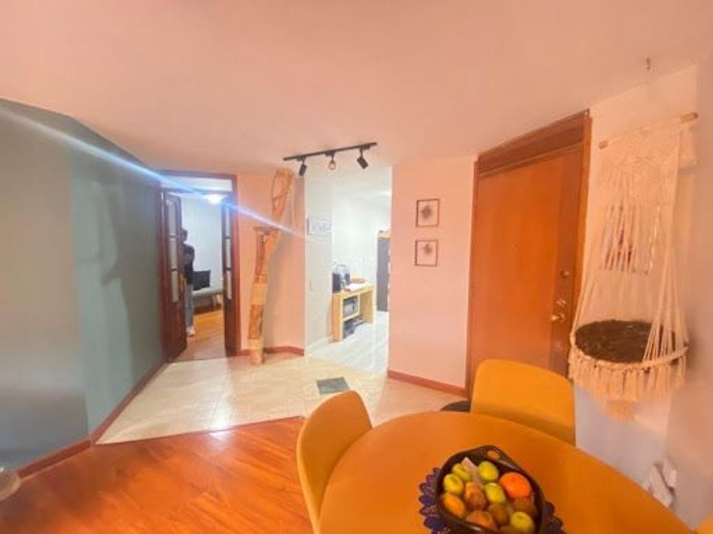 Apartamento de 3 alcobas en venta en Cedritos, Bogotá, 83 m² · foto 2 de 20