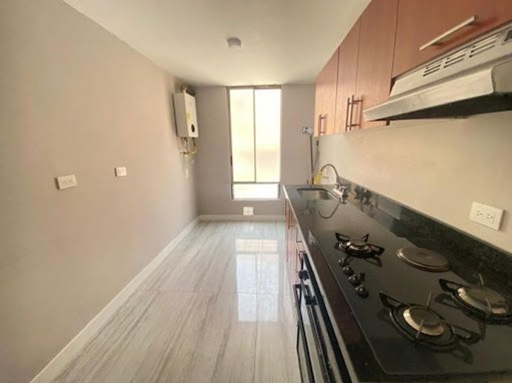 Apartamento de 3 alcobas en venta en El Cedro, Bogotá, 83 m² · foto 6 de 20