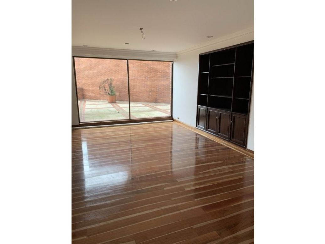 Apartamento de 4 alcobas en arriendo en Chico, Bogotá, 700 m² · foto 8 de 20