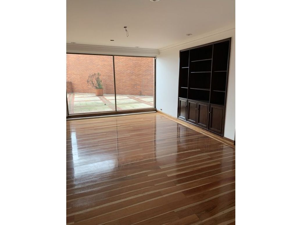 Apartamento de 4 alcobas en arriendo en Chico, Bogotá, 700 m² · foto 17 de 20