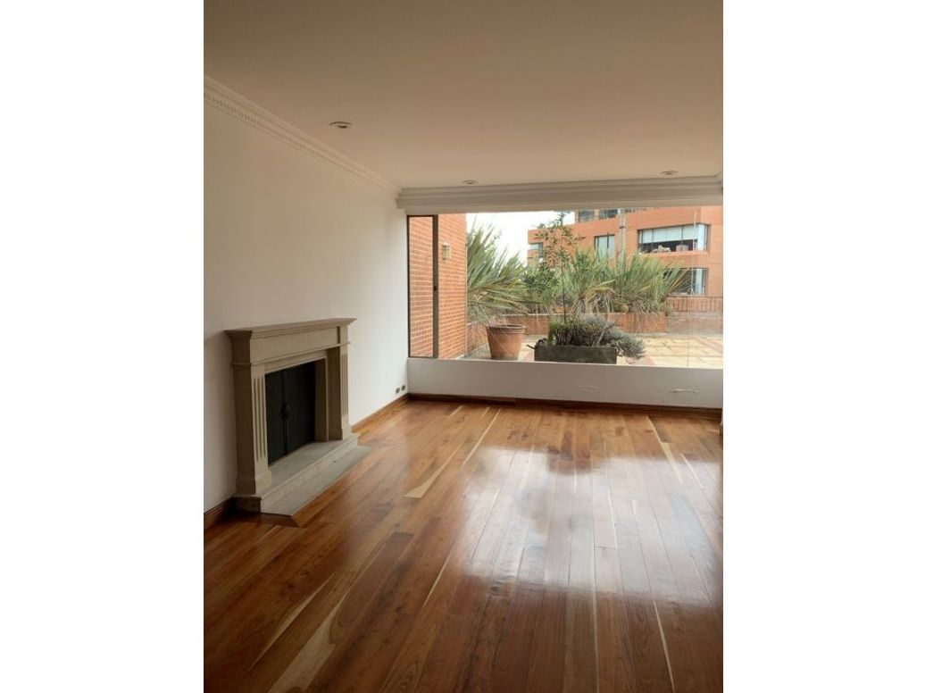 Apartamento de 4 alcobas en arriendo en Chico, Bogotá, 700 m² · foto 10 de 20