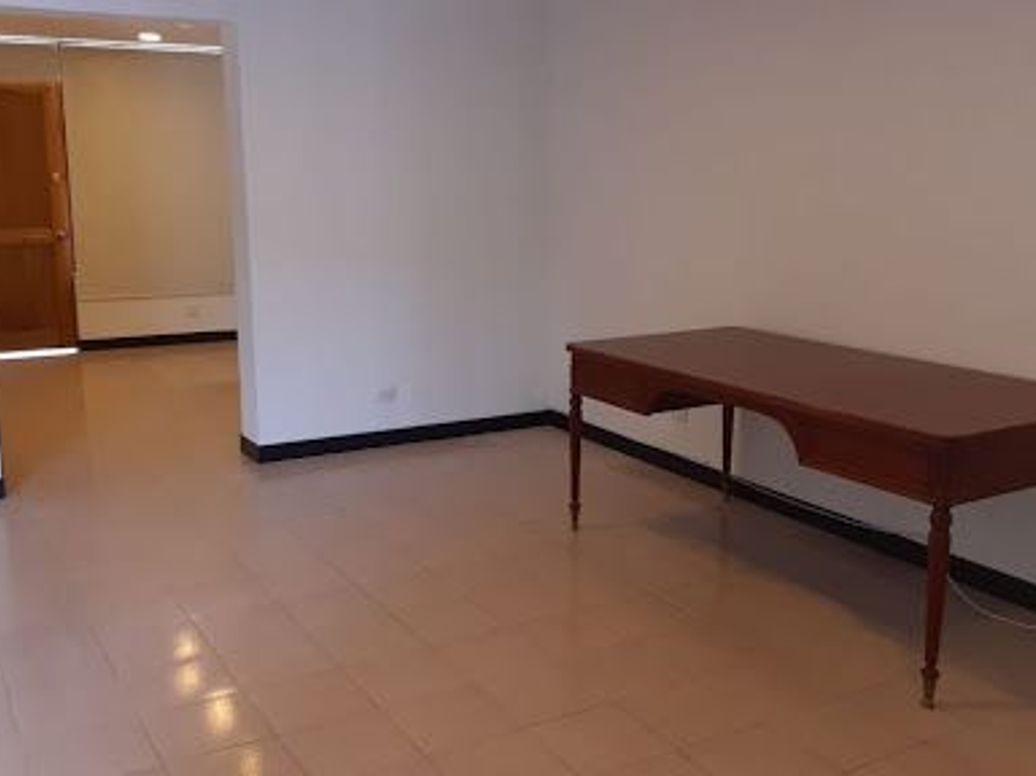 Casa de 12 alcobas en venta en Santa Barbara, Bogotá, 660 m² · foto 5 de 20