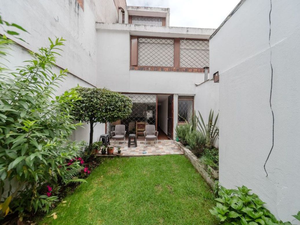 Casa de 4 alcobas en venta en Santa Barbara Central, Bogotá, 185 m² · foto 2 de 20