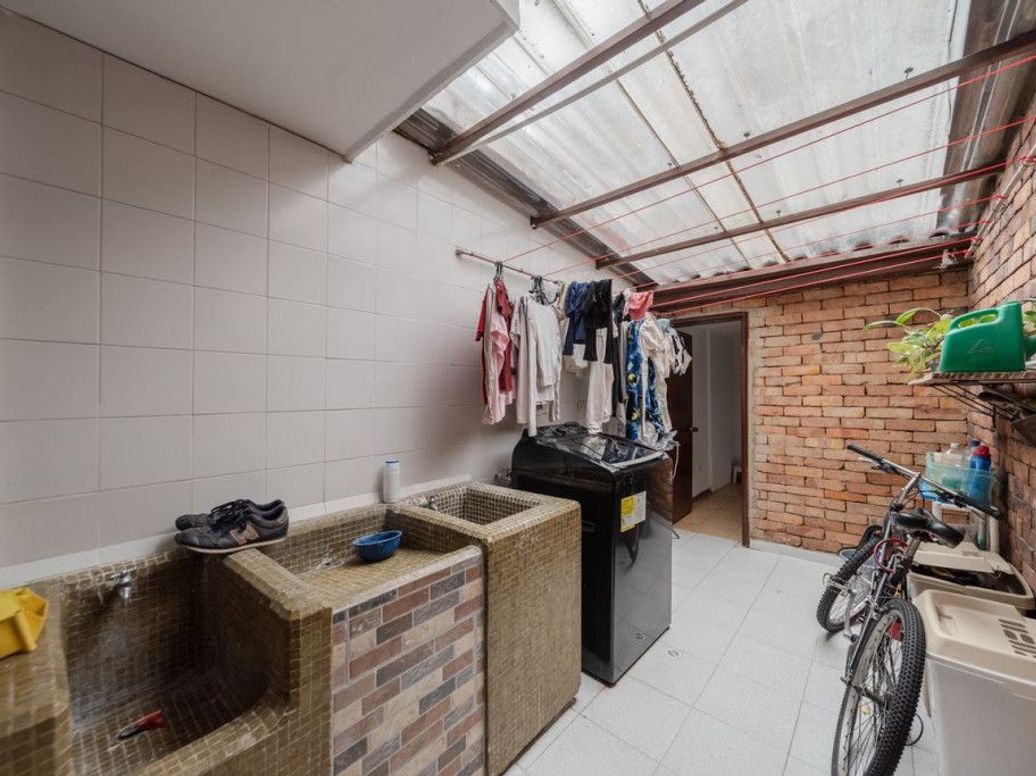 Casa de 4 alcobas en venta en Santa Barbara Central, Bogotá, 185 m² · foto 14 de 20