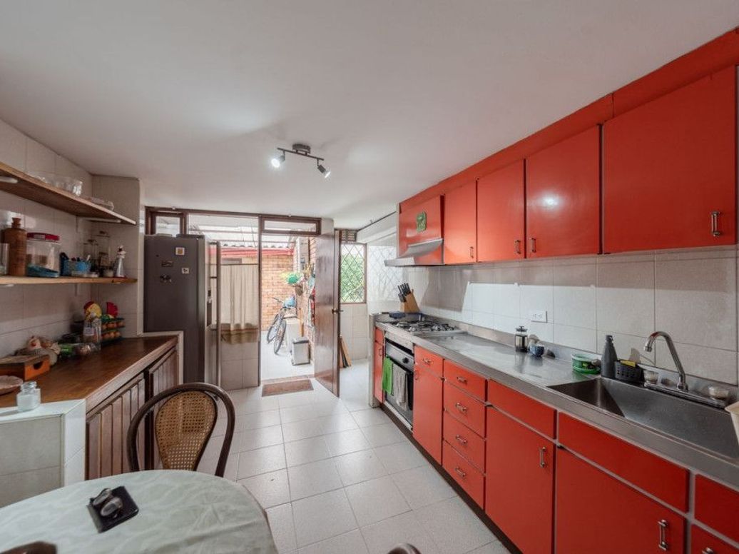 Casa de 4 alcobas en venta en Santa Barbara Central, Bogotá, 185 m² · foto 9 de 20