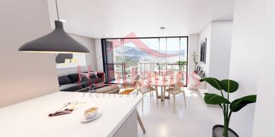 Estrena este hermoso Apartamento. 
Ubicado en el privilegiado barrio El Estadio, zona Los Colores de Medellín, te ofrecemos un espectacular apartamento de 75m2 con todas las comodidades para que disfrutes de una vida plena y relajada. 
Sus 3 amplias alcobas con closet dan cabida a toda la familia. Sus 2 completos baños son la comodidad máxima. Además de una cocina integral mixta y un amplio y luminoso sala-comedor con acceso a un balcón, el lugar perfecto para las reuniones familiares. 
Pero lo mejor está fuera: contamos con piscina, juegos infantiles y gimnasio para que tu bienestar físico y mental estén siempre asegurados. Además, colegios y centros comerciales a solo minutos te permiten cubrir todas tus necesidades de manera práctica a dos cuadras de la unidad deportiva Atanacio Girardot. 
Ubicado a pasos del transporte público, todo está a tu alcance sin necesidad de auto. Con ascensor, parqueadero de visitas y sistema de basuras, la comodidad es máxima. 
Ven a disfrutar de esta oa