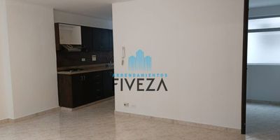 ARRIENDO AMPLIO APARTAMENTO EN ENVIGADO BARRIO MESA, 4TO. PISO. EN EDIFICIO DE 5 PISOS, 3 ALCOBAS, 2 BAÑOS, 1 PATIO, COCINA INTEGRAL, PARQUEADERO CUBIERTO CON CONTROL, Y CUARTO ÚTIL. SIN ASCENSOR. FACILIDAD DE TRANSPORTE PÚBLICO, CERCA AL PARQUE, A SUPERMERCADOS, FARMACIAS, RESTAURANTES, ZONA PLANA RESIDENCIAL.