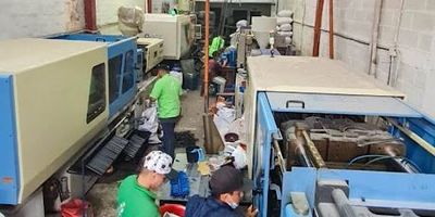 Bodega con 244 m2, tiene 158 m2 en primer piso y 86 m2 en segundo nivel, su altura es de aproximadamente 4.20 mts, tiene puerta camión con puerta peatonal, dispone de un transformador con capacidad de 150 kva, hace 12 años está alquilada al mismo inquilino, el canon de arrendamiento será actualizado y quedara en un valor de $7.000.000, esta cerca de transporte publico y tiene cómodas vías de ingreso.