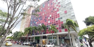 Administramos y Servicios S.A. renta consultorio ubicado en el  Piso 4 de 22mts en el Edificio Vida Centro Profesional, excelente ubicación e importante sector comercial para la salud. El consultorio cuenta  con  baño privado, parqueadero en sótano para un vehículo. El complejo ofrece una amplia plazoleta de comidas, fácil zona de acceso y excelentes acabados. www.administramosyservicios.com