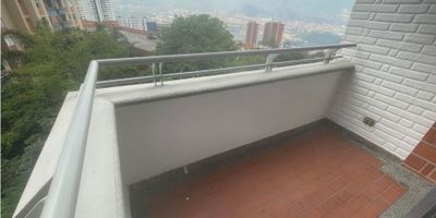 arriendo apartamento en loma del indio con aproximadamente 70 mts, 2 habitaciones, 2 baños, balcon,cocina integral,balcon, zona de ropa, sala comedor. parqueadero la unidad cuenta con porteria 24h, zonas comunes como gimnasio,piscina, mini mercado,zonas verdes. para mayor informaciòn contactame: 
Asesora:yenny lopez             cel:3245627227
Codigo wasi:8971786
