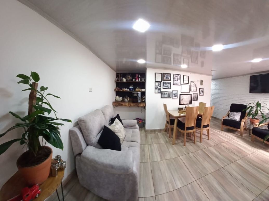 Casa de 3 alcobas en venta en Villemar, Bogotá, 154 m² · foto 2 de 20