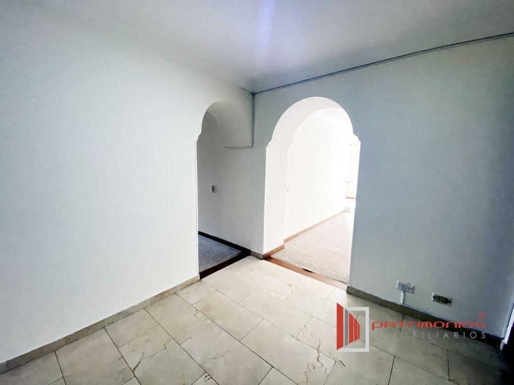 Apartamento de 3 alcobas en venta en Colina Campestre, Bogotá, 115 m² · foto 2 de 20