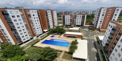 Vendo o permuto apartamento remodelado en ciudad Meléndez valle del Lili. Tiene cocina americana, zona de oficios, sala y comedor con acceso al balcón, sala de TV y estudio, baño social, 2 habitaciones principal con baño. Parqueadero en sótano, zona social con piscina, zonas verdes, juegos infantiles y salón social