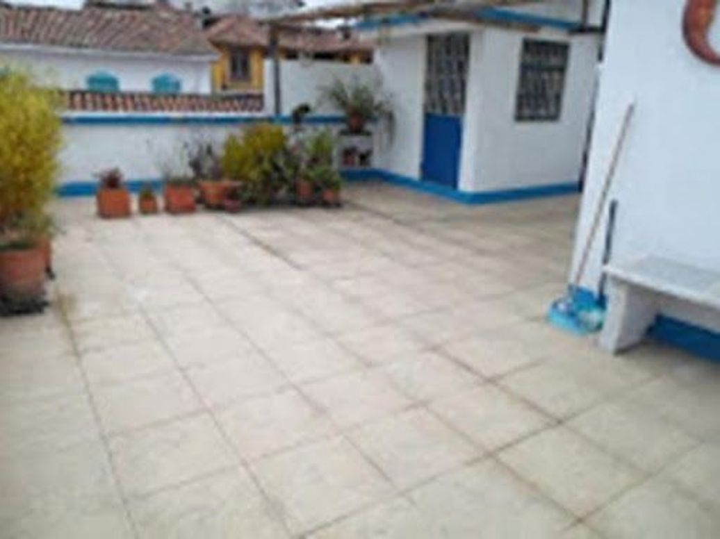 Casa de 6 alcobas en venta en La Candelaria, Bogotá, 407 m² · foto 2 de 15