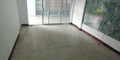 ¡Te presentamos este espectacular local comercial ubicado en el corazón de Rionegro, sector Terminal de Transporte, ideal para tu negocio!Canon +Iva