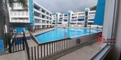 Apartamento en venta de 50 m2 aproximadamente, cuenta con sala comedor, balcón, cocina semi-integral, 2 alcobas, 1 closet, 1 baño, zona de ropas, parqueadero y cuarto util&nbsp;En unidad cerrdad con juegos infantiles, piscina,&nbsp;Cercanías: Cerca a la entrada principal del pueblo San jerónimo