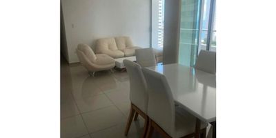 Apartamento ubicado en el sector de Marbella muy cerca al centro, aeropuerto, playas, cuenta con balcon con vista al centro historico de la ciudad de Cartagena de Indias, sala, comedor, cocina integral, area de labores, 3 habitaciones, 2 baños y 1 parqueadero. El edificio tiene piscina para adultos y niños, jacuzzi, parque infantil, planta electrica cobertura total y tanque de reserva de agua,

El apartamento se vende con aires en las habitaciones y sala, lavadora secadora, cortinas y calentador de agua, Precio de venta Amoblado $ 610.000.000
