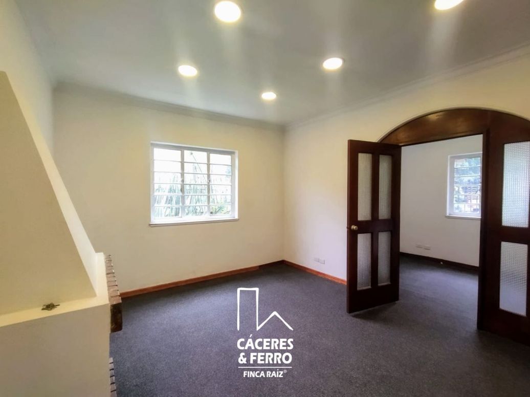 Casa de 8 alcobas en venta en Quinta Camacho, Bogotá, 300 m² · foto 3 de 18