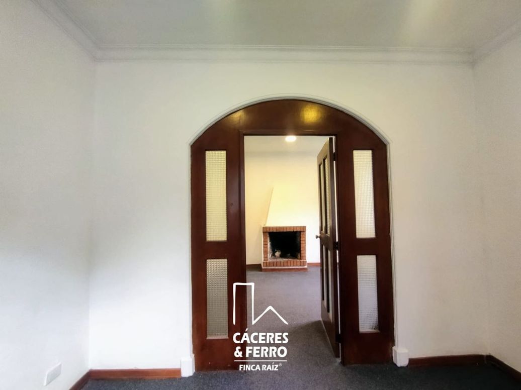 Casa de 8 alcobas en venta en Quinta Camacho, Bogotá, 300 m² · foto 8 de 18