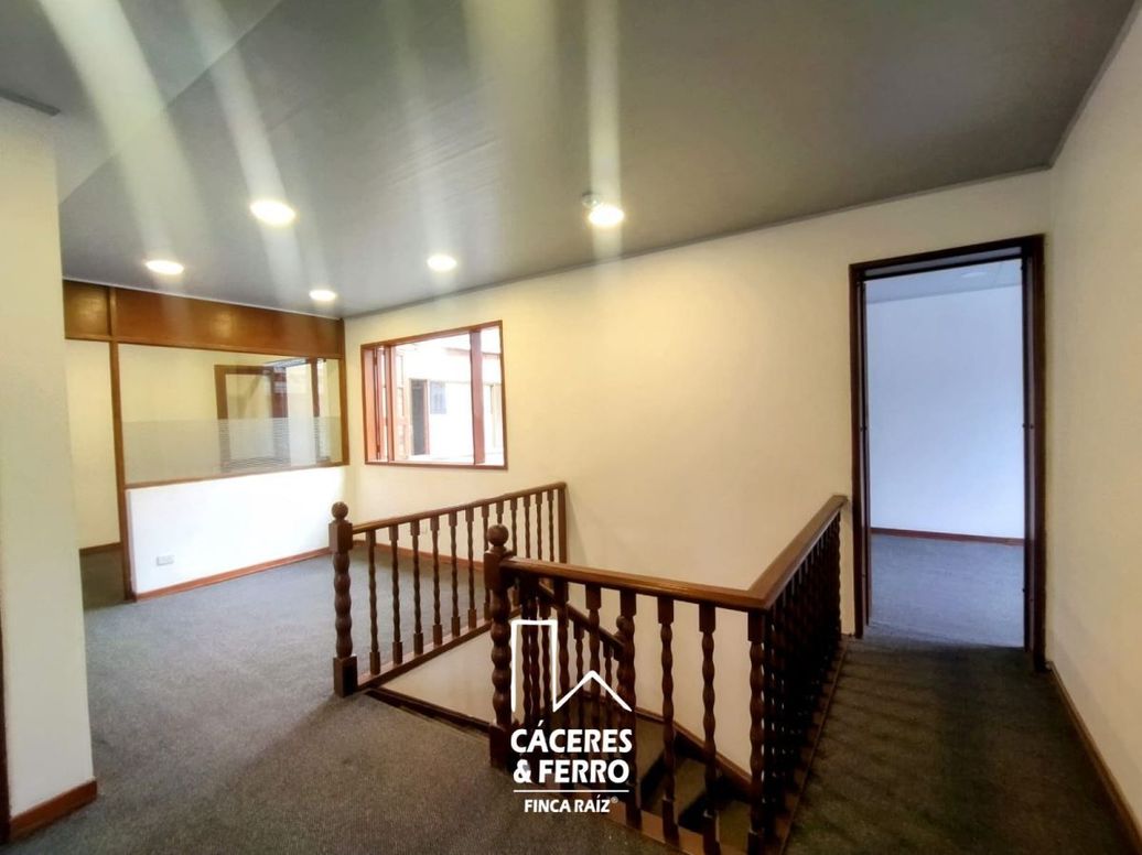 Casa de 8 alcobas en venta en Quinta Camacho, Bogotá, 300 m² · foto 9 de 18