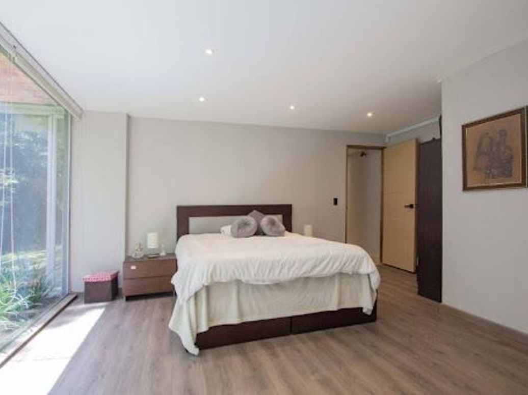 Apartamento de 4 alcobas en venta en Los Rosales, Bogotá, 340 m² · foto 14 de 20