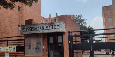 Encantador Apartamento en San Mateo , excelente ubicación piso tercero, muy buena iluminación, cuenta con sala comedor amplia, 3 habitaciones con closet , estudio, cocina con zona de lavandería muy buena ventilación, un baño.

El conjunto cuenta con una linda piscina , amplias zonas verdes, salón social, parqueaderos comunales , vigilancia 24 horas y minimercados dentro que permite mayor confort para los residentes.

Muy buen Comercio  donde puede conseguir artículos de primera necesidad, colegios públicos y privados, centros médicos y Centros comerciales como Unisur, Gran plaza, Mercurio, Ventura

Excelente transporte público