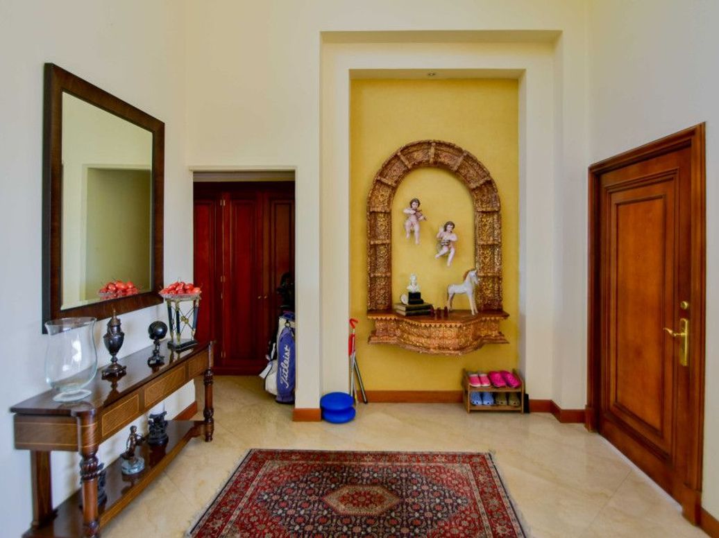 Apartamento de 4 alcobas en venta en Cerros De Santa Barbara, Bogotá, 357 m² · foto 2 de 20