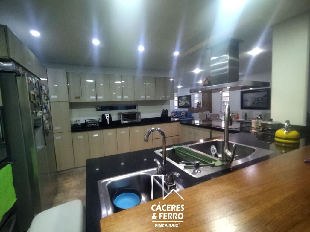 Casa de 5 alcobas en venta en Quirinal, Bogotá, 690 m² · foto 2 de 20