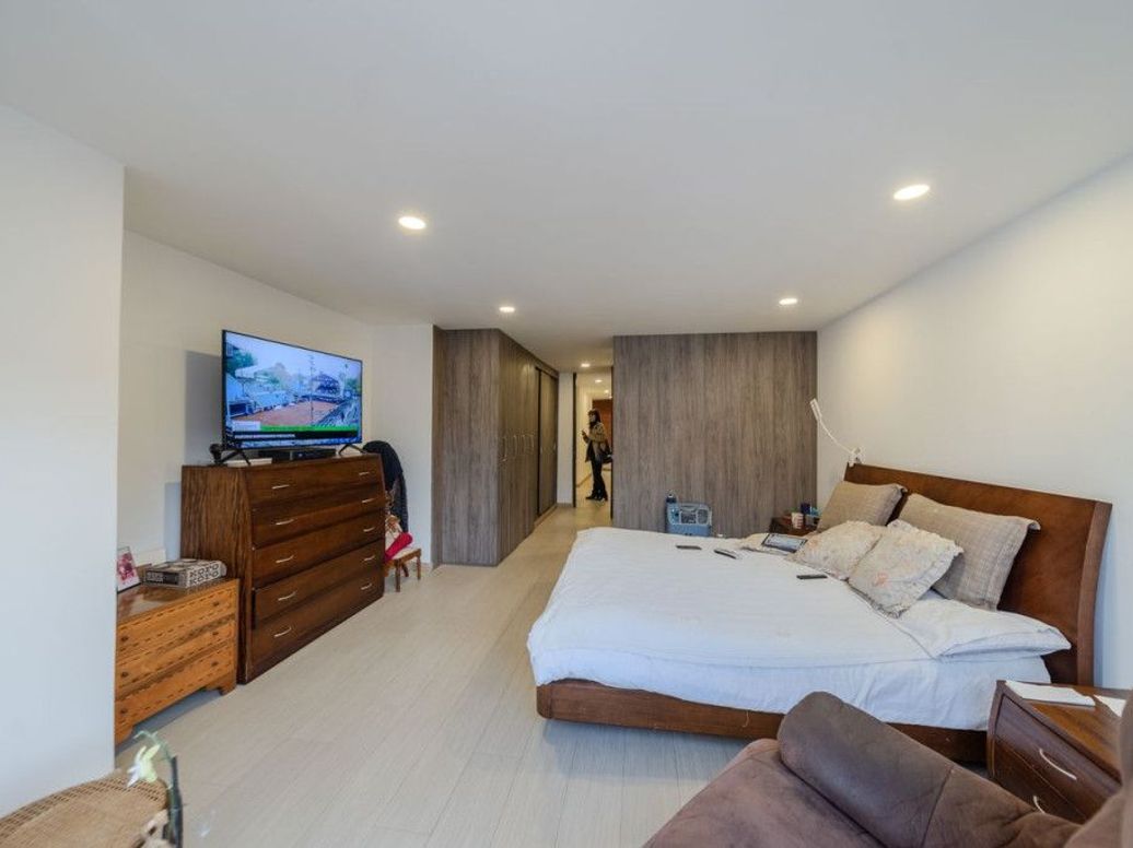 Apartamento de 4 alcobas en venta en Santa Barbara Central, Bogotá, 257 m² · foto 13 de 20