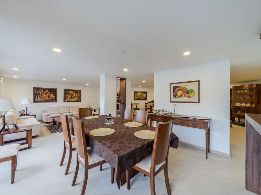 Apartamento de 4 alcobas en venta en Santa Barbara Central, Bogotá, 257 m² · foto 5 de 20