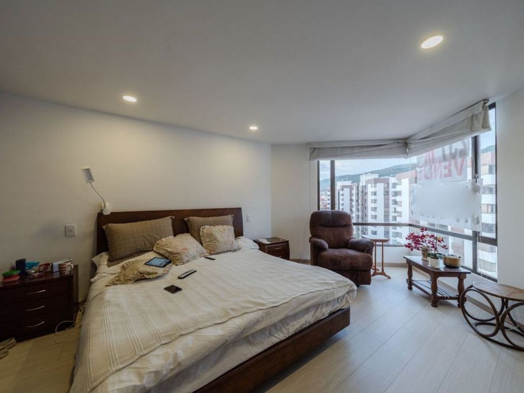 Apartamento de 4 alcobas en venta en Santa Barbara Central, Bogotá, 257 m² · foto 14 de 20
