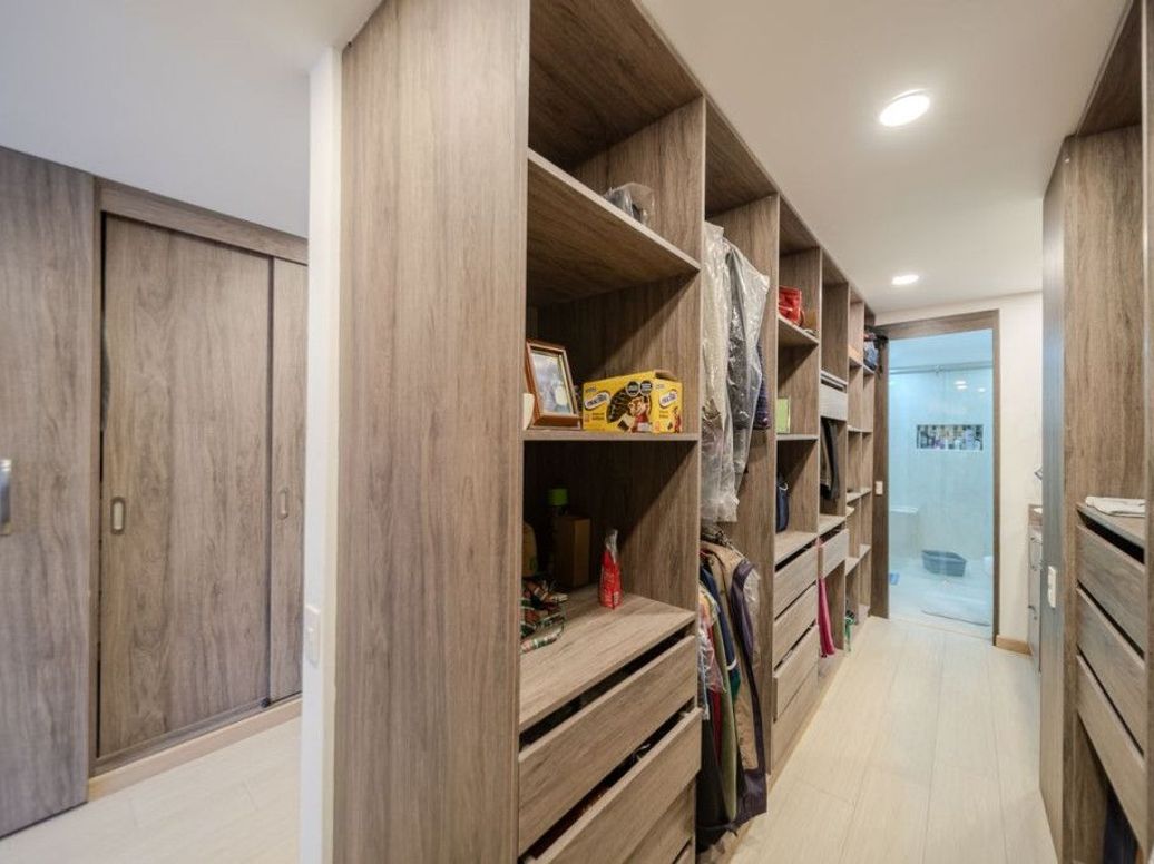 Apartamento de 4 alcobas en venta en Santa Barbara Central, Bogotá, 257 m² · foto 15 de 20