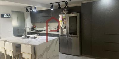 SE VENDE HERMOSO APARTAMENTO EN BELLO, SECTOR BUCAROS.

APARTAMENTO PISO 17 97 METROS, PARQUEADERO, CUARTO UTIL, PISO ALTO, 3 ALCOBAS, 2 BAÑOS, VESTIER, COCINA INTEGRAL, BALCON Y ZONA DE ROPAS .

TAMBIEN CUENTA CON PISCINA, GIMNASIO, ZONAS VERDES Y PORTERIA 24 HORAS.
