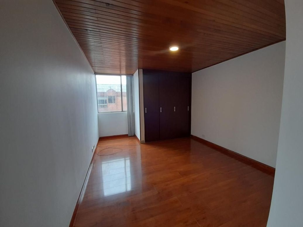Apartamento de 3 alcobas en venta en Mirandela, Bogotá, 80 m² · foto 12 de 20