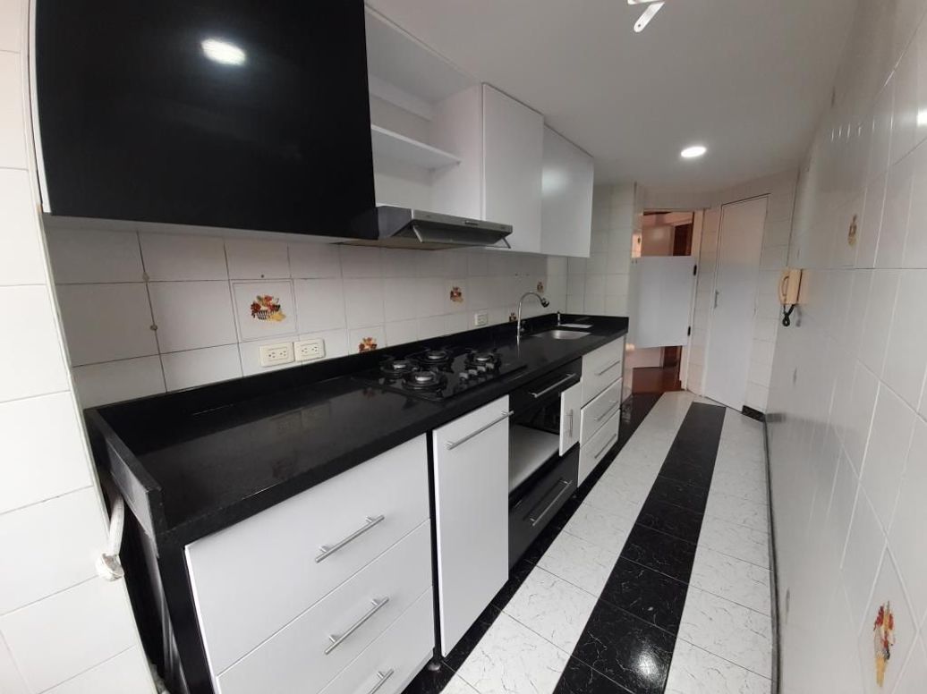 Apartamento de 3 alcobas en venta en Mirandela, Bogotá, 80 m² · foto 7 de 20